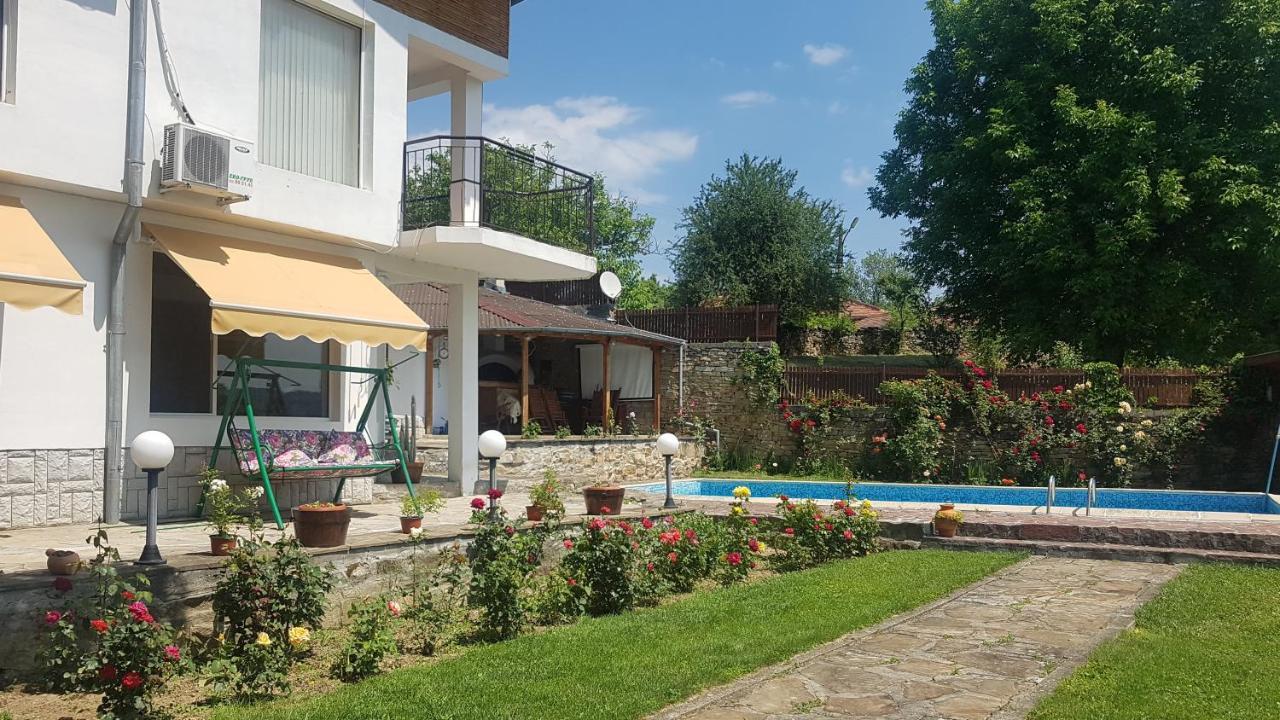 Rosarium Residence Guest House Dryanovo Buitenkant foto