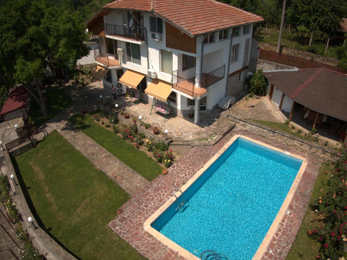 Rosarium Residence Guest House Dryanovo Buitenkant foto