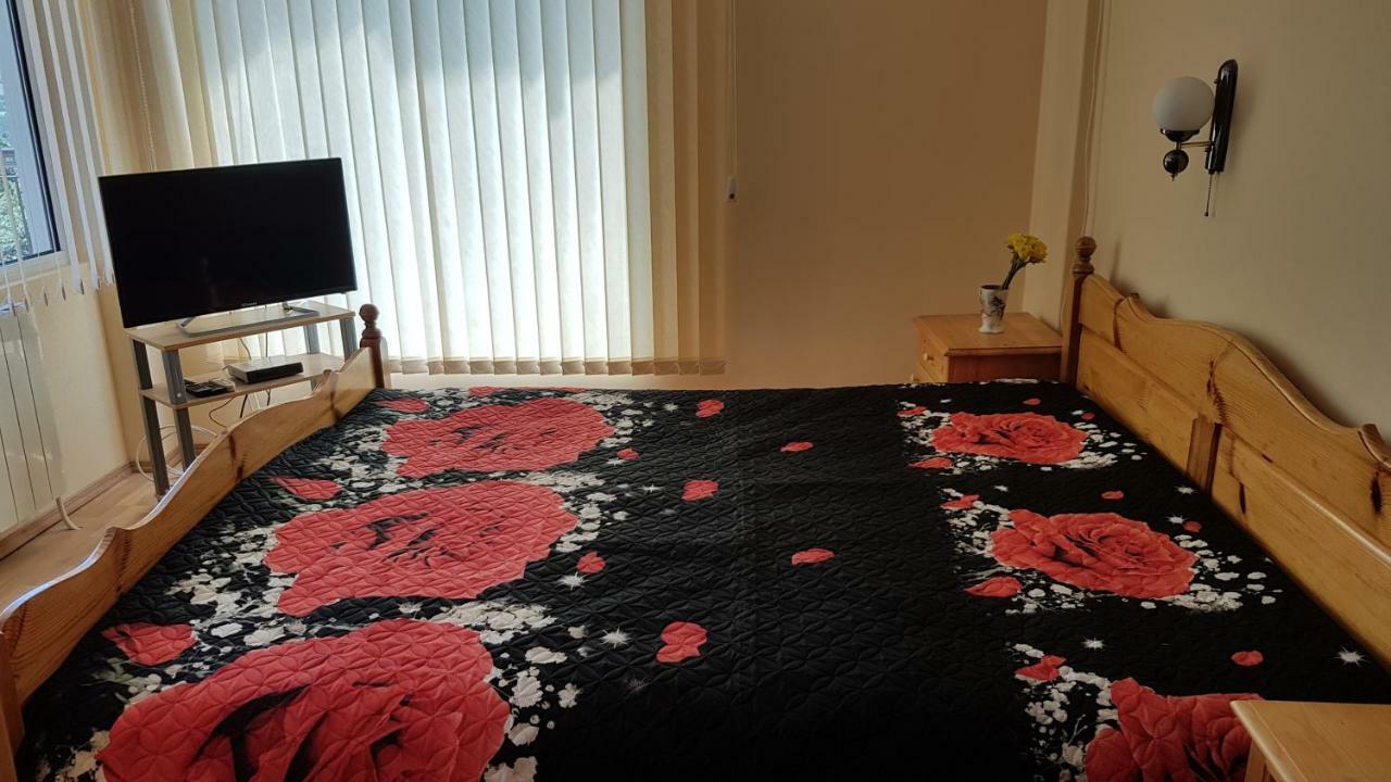 Rosarium Residence Guest House Dryanovo Buitenkant foto