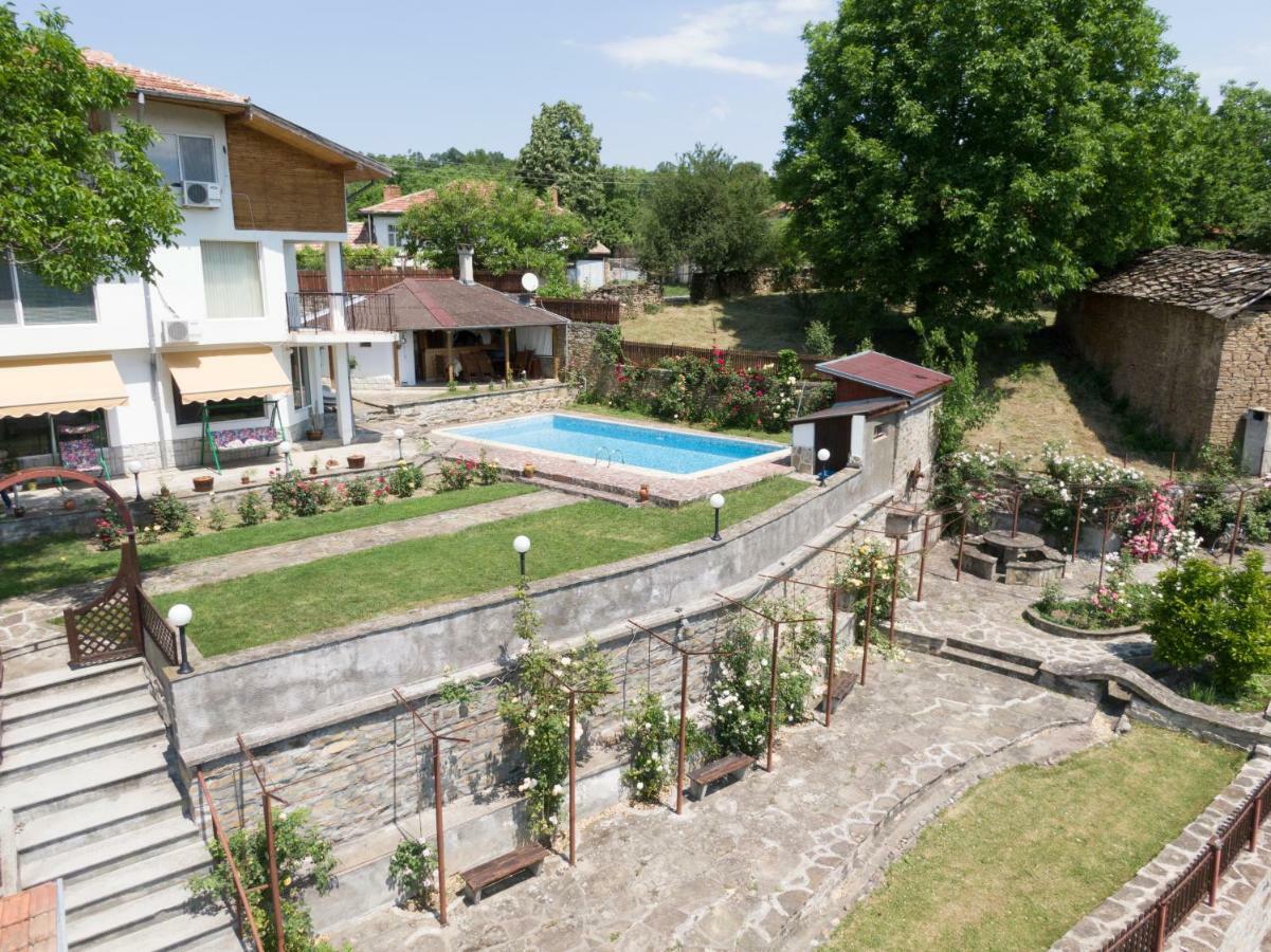 Rosarium Residence Guest House Dryanovo Buitenkant foto