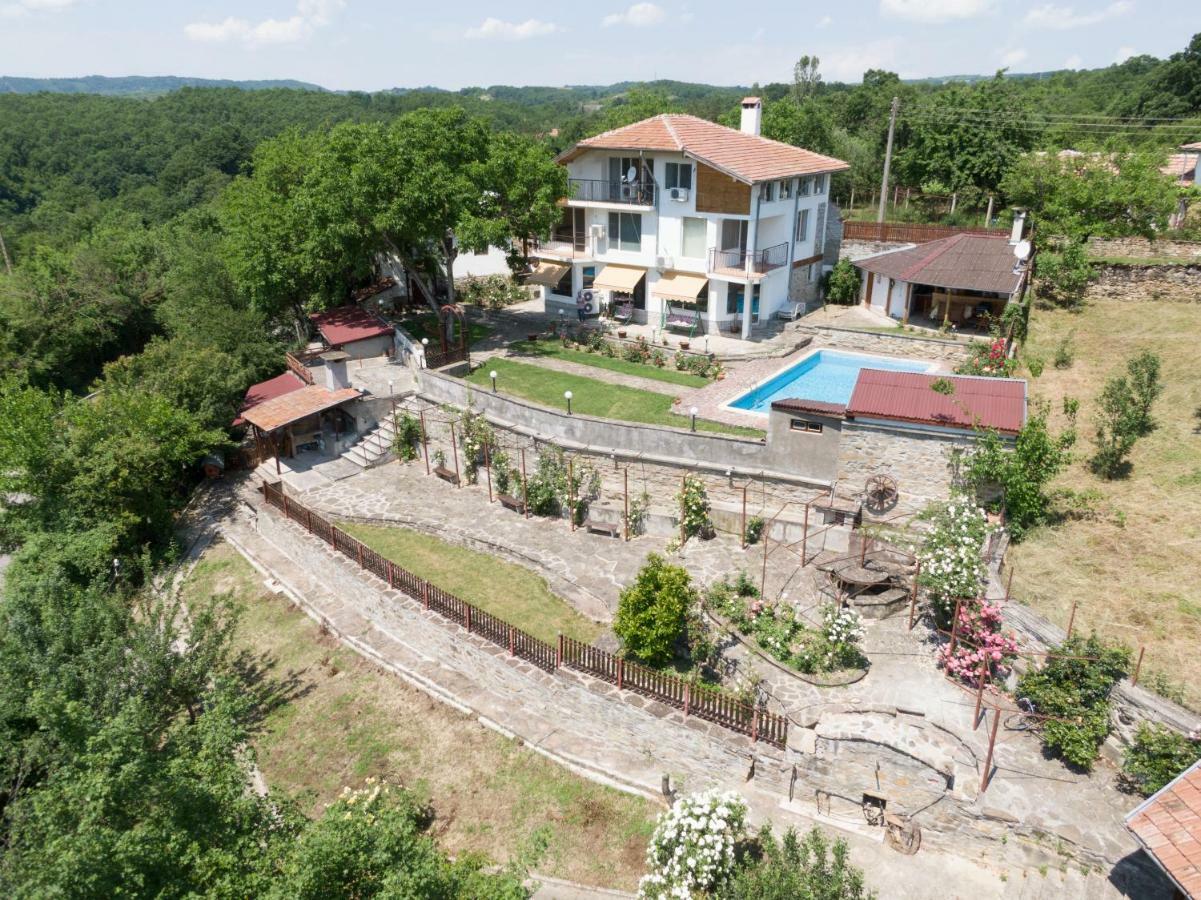 Rosarium Residence Guest House Dryanovo Buitenkant foto